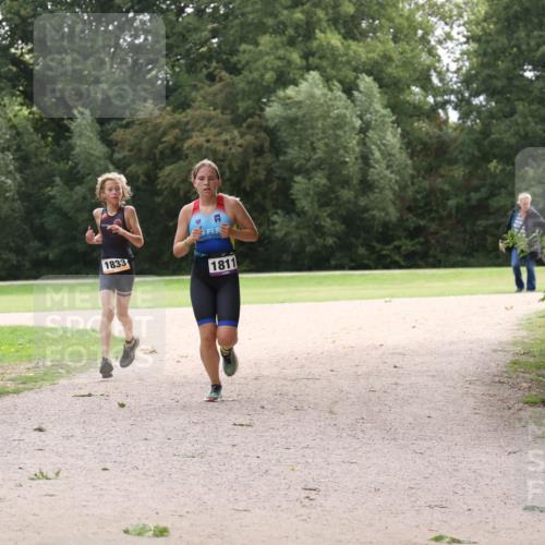 30.08.2026 - Elbe Triathlon Hamburg Antke Förster http://msf.ph/oto/10107247 30.08.2026 12:51:37 Laufen 1833, 1811 meine-sportfotos.de