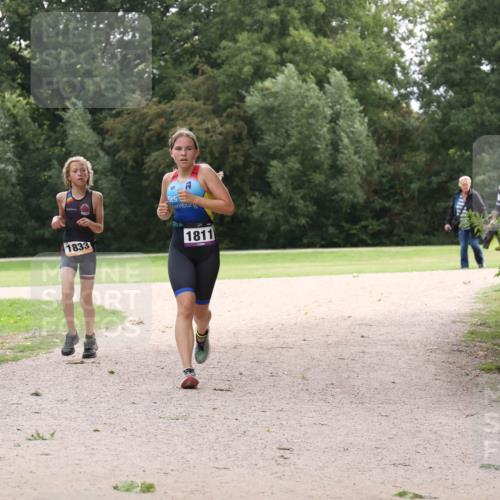 30.08.2026 - Elbe Triathlon Hamburg Antke Förster http://msf.ph/oto/10107249 30.08.2026 12:51:37 Laufen 1833, 1811 meine-sportfotos.de