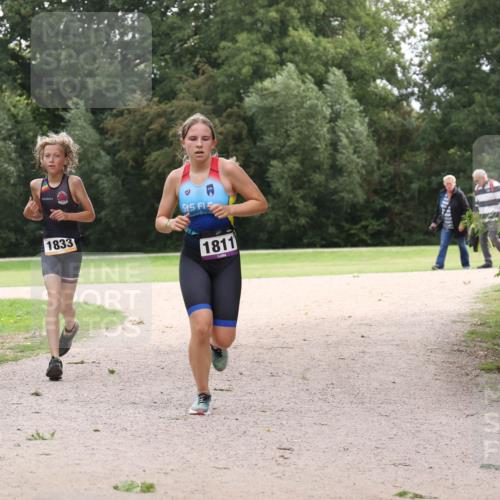30.08.2026 - Elbe Triathlon Hamburg Antke Förster http://msf.ph/oto/10107251 30.08.2026 12:51:38 Laufen 1833, 1811 meine-sportfotos.de