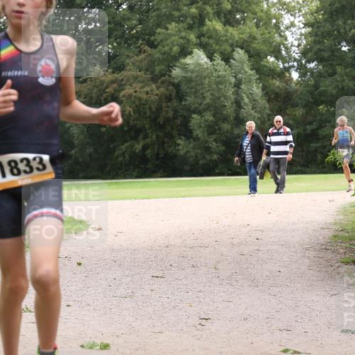 30.08.2026 - Elbe Triathlon Hamburg Antke Förster http://msf.ph/oto/10107259 30.08.2026 12:51:41 Laufen 1833 meine-sportfotos.de