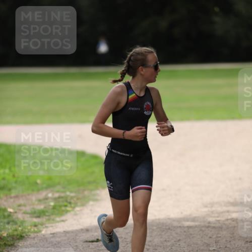 30.08.2026 - Elbe Triathlon Hamburg Antke Förster http://msf.ph/oto/10107278 30.08.2026 12:37:57 Laufen  meine-sportfotos.de