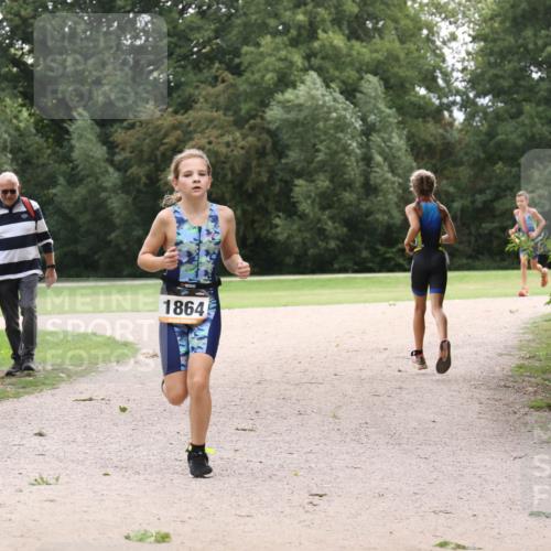 30.08.2026 - Elbe Triathlon Hamburg Antke Förster http://msf.ph/oto/10107283 30.08.2026 12:51:59 Laufen 1864 meine-sportfotos.de
