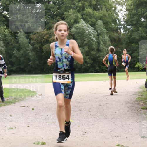 30.08.2026 - Elbe Triathlon Hamburg Antke Förster http://msf.ph/oto/10107287 30.08.2026 12:52:00 Laufen 1864 meine-sportfotos.de