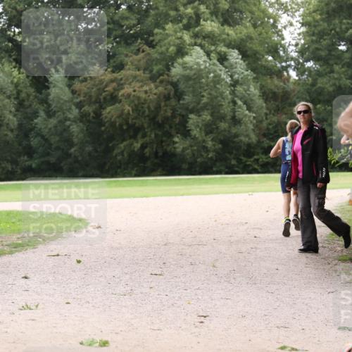 30.08.2026 - Elbe Triathlon Hamburg Antke Förster http://msf.ph/oto/10107301 30.08.2026 12:52:08 Laufen 1836 meine-sportfotos.de