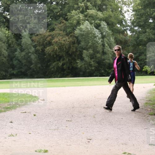30.08.2026 - Elbe Triathlon Hamburg Antke Förster http://msf.ph/oto/10107303 30.08.2026 12:52:09 Laufen  meine-sportfotos.de