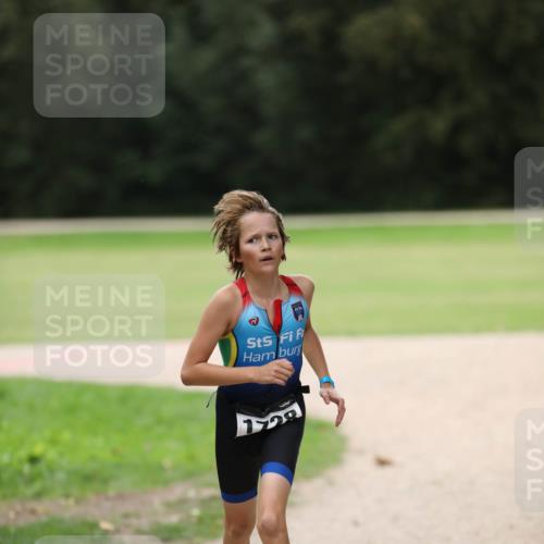 30.08.2026 - Elbe Triathlon Hamburg Antke Förster http://msf.ph/oto/10107306 30.08.2026 12:38:34 Laufen 7739 meine-sportfotos.de
