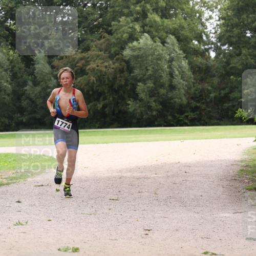 30.08.2026 - Elbe Triathlon Hamburg Antke Förster http://msf.ph/oto/10107307 30.08.2026 12:52:26 Laufen 1774 meine-sportfotos.de