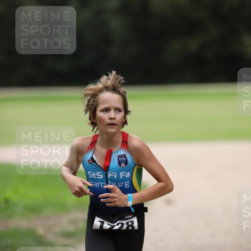 30.08.2026 - Elbe Triathlon Hamburg Antke Förster http://msf.ph/oto/10107310 30.08.2026 12:38:35 Laufen 1728 meine-sportfotos.de