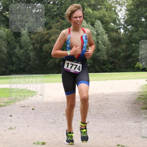 30.08.2026 - Elbe Triathlon Hamburg Antke Förster http://msf.ph/oto/10107313 30.08.2026 12:52:28 Laufen 1774 meine-sportfotos.de