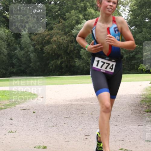 30.08.2026 - Elbe Triathlon Hamburg Antke Förster http://msf.ph/oto/10107315 30.08.2026 12:52:29 Laufen 1774 meine-sportfotos.de