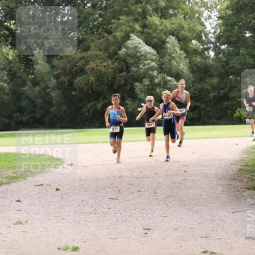 30.08.2026 - Elbe Triathlon Hamburg Antke Förster http://msf.ph/oto/10107319 30.08.2026 12:52:36 Laufen 920, 6881, 831, 1851 meine-sportfotos.de