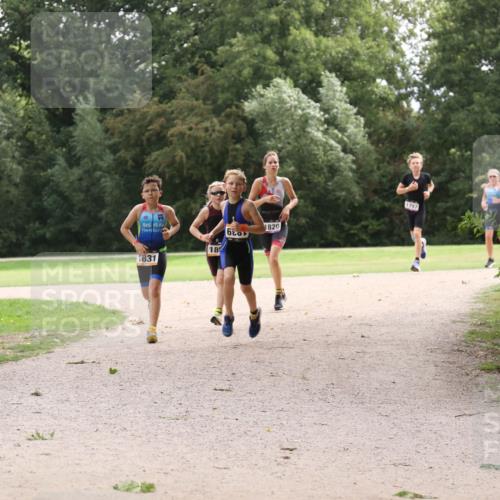 30.08.2026 - Elbe Triathlon Hamburg Antke Förster http://msf.ph/oto/10107323 30.08.2026 12:52:37 Laufen 1831, 18, 1820, 1822, 1797 meine-sportfotos.de