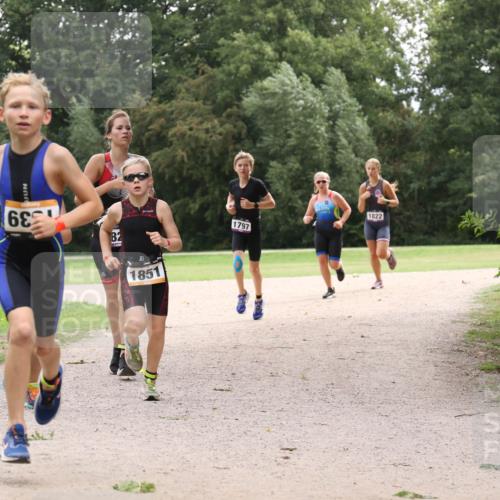 30.08.2026 - Elbe Triathlon Hamburg Antke Förster http://msf.ph/oto/10107331 30.08.2026 12:52:40 Laufen 39, 23, 1851, 1797, 1822 meine-sportfotos.de