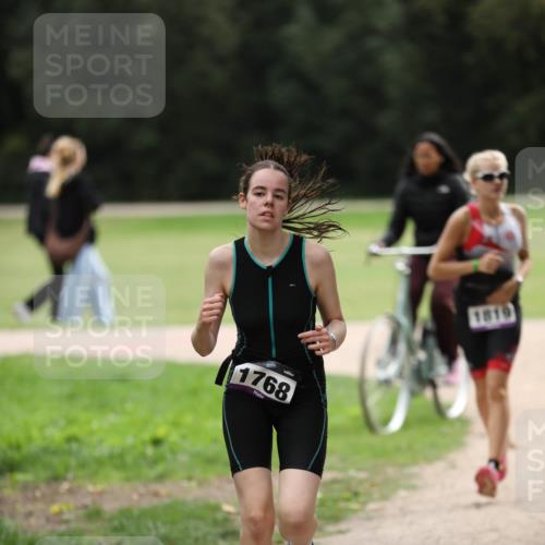 30.08.2026 - Elbe Triathlon Hamburg Antke Förster http://msf.ph/oto/10107350 30.08.2026 12:39:29 Laufen 1768, 1819 meine-sportfotos.de