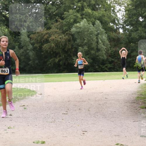 30.08.2026 - Elbe Triathlon Hamburg Antke Förster http://msf.ph/oto/10107357 30.08.2026 12:52:54 Laufen 1863, 1856 meine-sportfotos.de