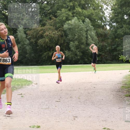 30.08.2026 - Elbe Triathlon Hamburg Antke Förster http://msf.ph/oto/10107359 30.08.2026 12:52:54 Laufen 1863, 1856 meine-sportfotos.de