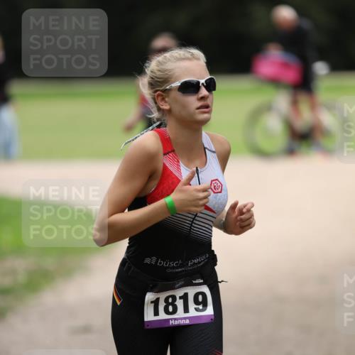 30.08.2026 - Elbe Triathlon Hamburg Antke Förster http://msf.ph/oto/10107362 30.08.2026 12:39:33 Laufen 1819 meine-sportfotos.de