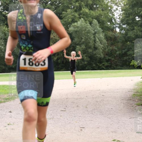 30.08.2026 - Elbe Triathlon Hamburg Antke Förster http://msf.ph/oto/10107365 30.08.2026 12:52:56 Laufen 1863 meine-sportfotos.de
