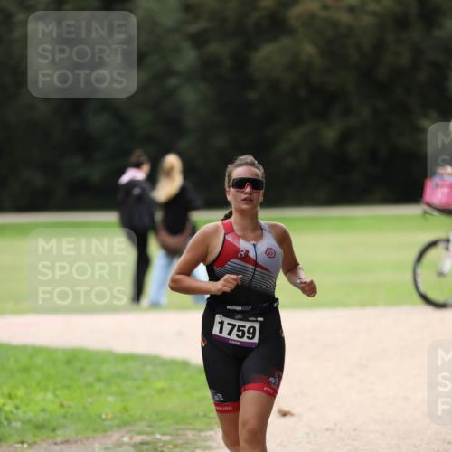 30.08.2026 - Elbe Triathlon Hamburg Antke Förster http://msf.ph/oto/10107366 30.08.2026 12:39:34 Laufen 1759 meine-sportfotos.de