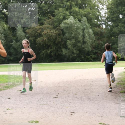 30.08.2026 - Elbe Triathlon Hamburg Antke Förster http://msf.ph/oto/10107367 30.08.2026 12:52:59 Laufen 1856 meine-sportfotos.de