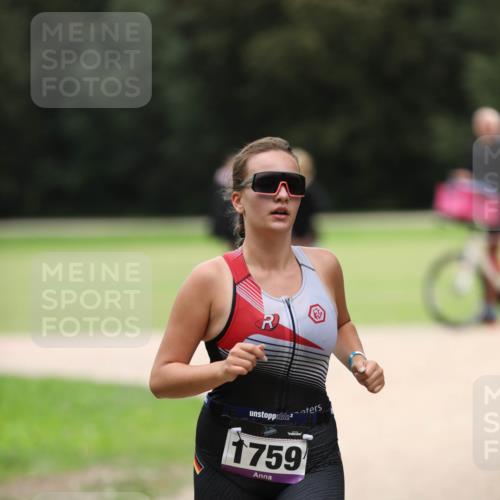 30.08.2026 - Elbe Triathlon Hamburg Antke Förster http://msf.ph/oto/10107372 30.08.2026 12:39:36 Laufen 1759 meine-sportfotos.de