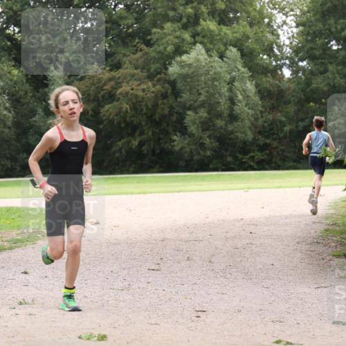 30.08.2026 - Elbe Triathlon Hamburg Antke Förster http://msf.ph/oto/10107373 30.08.2026 12:53:01 Laufen  meine-sportfotos.de