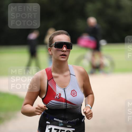 30.08.2026 - Elbe Triathlon Hamburg Antke Förster http://msf.ph/oto/10107374 30.08.2026 12:39:37 Laufen 1759 meine-sportfotos.de