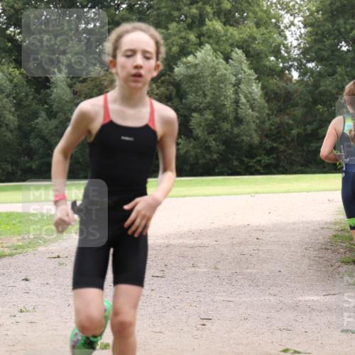 30.08.2026 - Elbe Triathlon Hamburg Antke Förster http://msf.ph/oto/10107377 30.08.2026 12:53:02 Laufen  meine-sportfotos.de