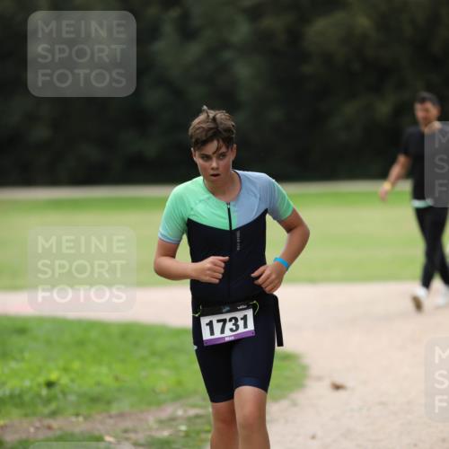 30.08.2026 - Elbe Triathlon Hamburg Antke Förster http://msf.ph/oto/10107382 30.08.2026 12:40:03 Laufen 1731 meine-sportfotos.de
