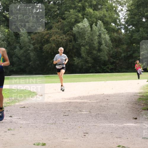 30.08.2026 - Elbe Triathlon Hamburg Antke Förster http://msf.ph/oto/10107383 30.08.2026 12:53:20 Laufen 1766 meine-sportfotos.de