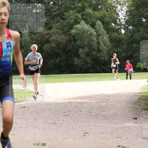 30.08.2026 - Elbe Triathlon Hamburg Antke Förster http://msf.ph/oto/10107387 30.08.2026 12:53:22 Laufen 1766 meine-sportfotos.de