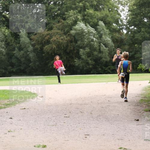 30.08.2026 - Elbe Triathlon Hamburg Antke Förster http://msf.ph/oto/10107399 30.08.2026 12:53:31 Laufen  meine-sportfotos.de