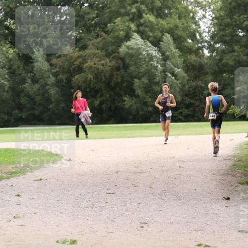 30.08.2026 - Elbe Triathlon Hamburg Antke Förster http://msf.ph/oto/10107401 30.08.2026 12:53:31 Laufen 18, 844 meine-sportfotos.de