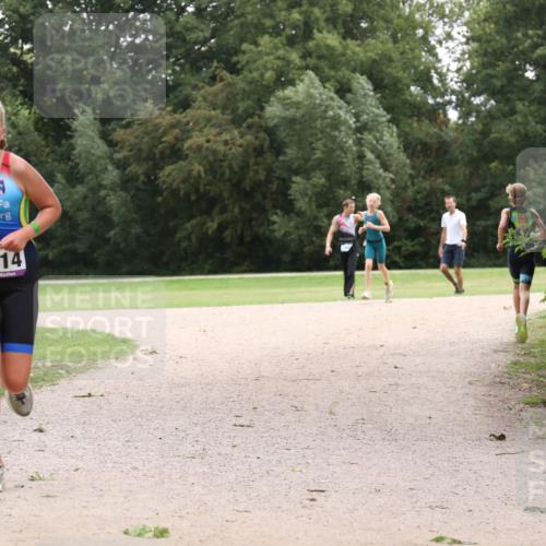 30.08.2026 - Elbe Triathlon Hamburg Antke Förster http://msf.ph/oto/10107411 30.08.2026 12:53:42 Laufen 1814 meine-sportfotos.de