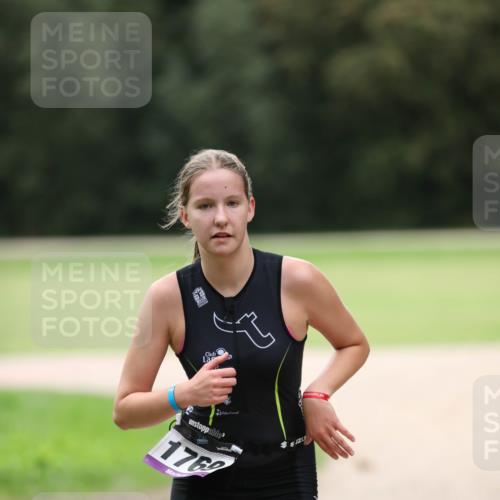 30.08.2026 - Elbe Triathlon Hamburg Antke Förster http://msf.ph/oto/10107414 30.08.2026 12:40:56 Laufen 1769 meine-sportfotos.de