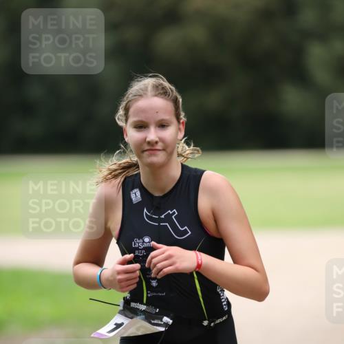 30.08.2026 - Elbe Triathlon Hamburg Antke Förster http://msf.ph/oto/10107416 30.08.2026 12:40:57 Laufen 3 meine-sportfotos.de