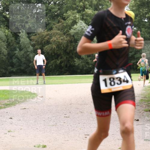 30.08.2026 - Elbe Triathlon Hamburg Antke Förster http://msf.ph/oto/10107443 30.08.2026 12:54:02 Laufen 1834 meine-sportfotos.de