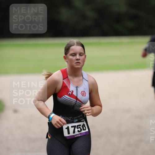 30.08.2026 - Elbe Triathlon Hamburg Antke Förster http://msf.ph/oto/10107444 30.08.2026 12:41:54 Laufen 1756 meine-sportfotos.de