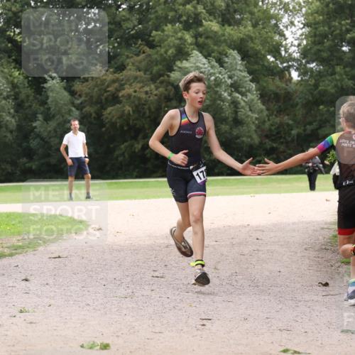 30.08.2026 - Elbe Triathlon Hamburg Antke Förster http://msf.ph/oto/10107447 30.08.2026 12:54:07 Laufen 178, 3 meine-sportfotos.de