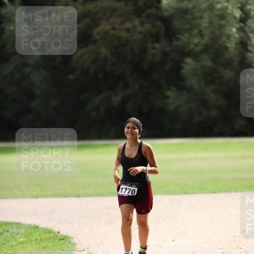 30.08.2026 - Elbe Triathlon Hamburg Antke Förster http://msf.ph/oto/10107448 30.08.2026 12:47:30 Laufen 1770 meine-sportfotos.de