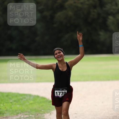 30.08.2026 - Elbe Triathlon Hamburg Antke Förster http://msf.ph/oto/10107452 30.08.2026 12:47:31 Laufen 1770 meine-sportfotos.de