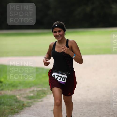 30.08.2026 - Elbe Triathlon Hamburg Antke Förster http://msf.ph/oto/10107456 30.08.2026 12:47:32 Laufen 1770 meine-sportfotos.de