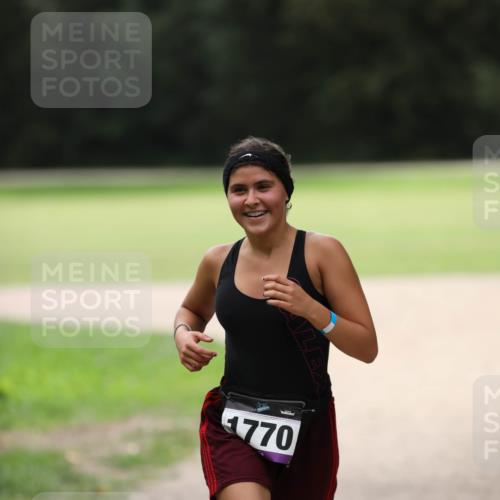 30.08.2026 - Elbe Triathlon Hamburg Antke Förster http://msf.ph/oto/10107458 30.08.2026 12:47:33 Laufen 1770 meine-sportfotos.de