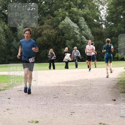 30.08.2026 - Elbe Triathlon Hamburg Antke Förster http://msf.ph/oto/10107461 30.08.2026 12:54:18 Laufen 172, 1805 meine-sportfotos.de