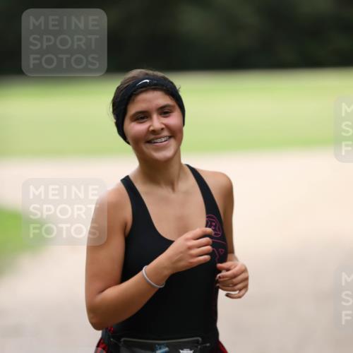 30.08.2026 - Elbe Triathlon Hamburg Antke Förster http://msf.ph/oto/10107462 30.08.2026 12:47:34 Laufen 1770 meine-sportfotos.de