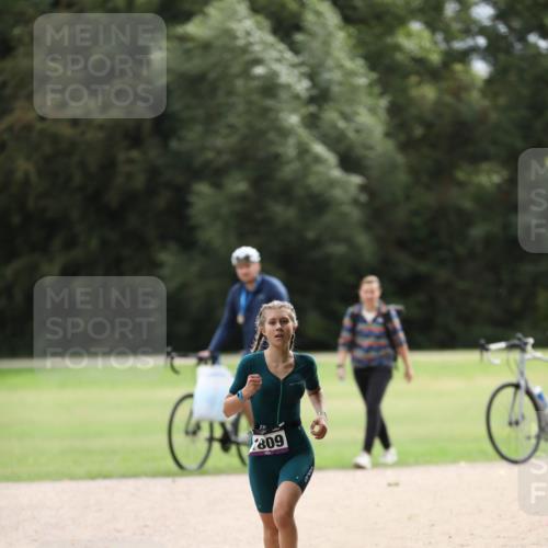30.08.2026 - Elbe Triathlon Hamburg Antke Förster http://msf.ph/oto/10107466 30.08.2026 12:47:46 Laufen 809 meine-sportfotos.de