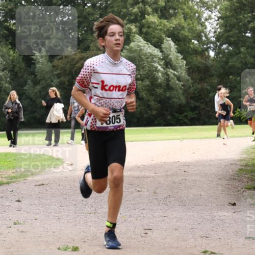 30.08.2026 - Elbe Triathlon Hamburg Antke Förster http://msf.ph/oto/10107477 30.08.2026 12:54:24 Laufen 305 meine-sportfotos.de