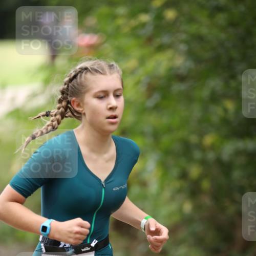 30.08.2026 - Elbe Triathlon Hamburg Antke Förster http://msf.ph/oto/10107478 30.08.2026 12:47:50 Laufen 8100, 1809 meine-sportfotos.de