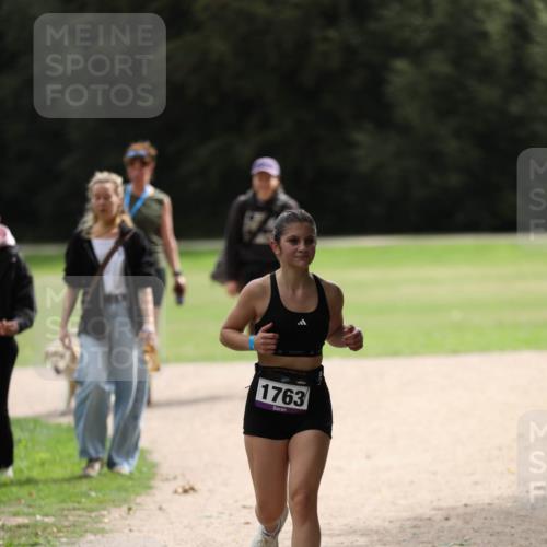 30.08.2026 - Elbe Triathlon Hamburg Antke Förster http://msf.ph/oto/10107480 30.08.2026 12:48:29 Laufen 1763 meine-sportfotos.de