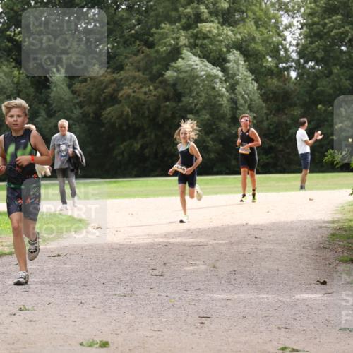 30.08.2026 - Elbe Triathlon Hamburg Antke Förster http://msf.ph/oto/10107483 30.08.2026 12:54:27 Laufen 848, 1858 meine-sportfotos.de